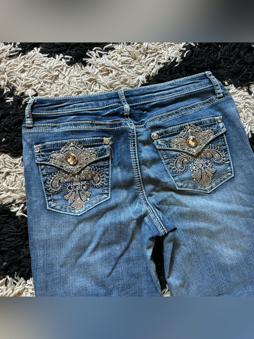 Apt. 9 Bling Low Rise Medium Wash Denim Capri Jeans